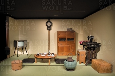 《昭和３０年代 茶の間の風景》（平成２４年度展覧会の様子）