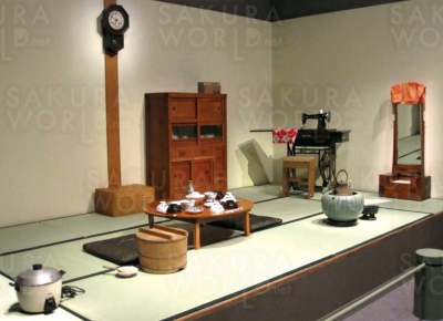 昭和30年代の 茶の間風景再現 （平成25年度展覧会の様子）