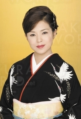 石原詢子