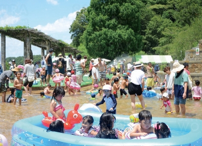 キッズサマー「水遊びわんぱく広場」