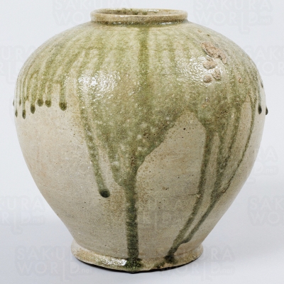 愛知県指定文化財（工芸）｢陶製灰 釉短頸壺｣猿投･白瓷 平安時代前期（9世紀後半）岐阜県高山市出土 愛知県陶磁美術館所蔵