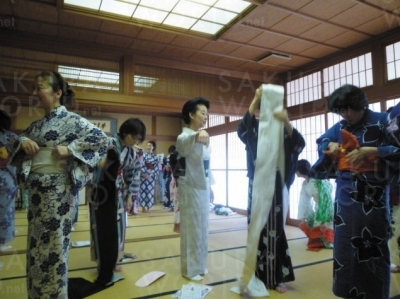 昨年のゆかた着付け教室の様子