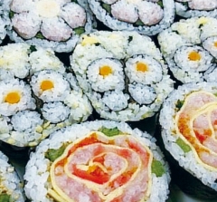 「チョウ」の飾り巻き寿司