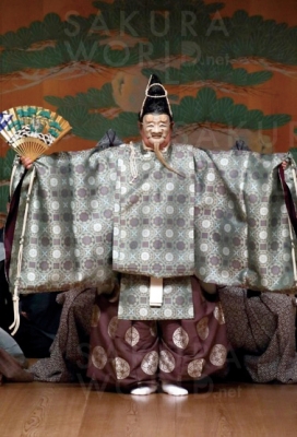 能「翁」 シテ：久田勘鷗 撮影：杉浦賢次