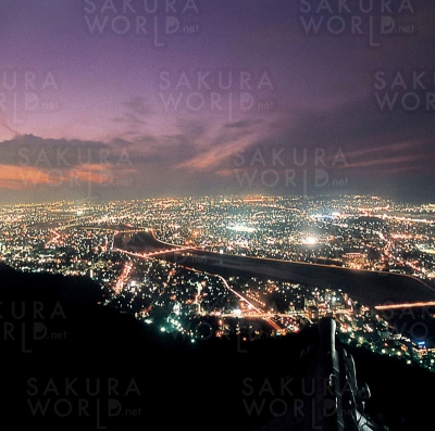 金華山の山頂 岐阜城から見る360度パノラマ夜景！